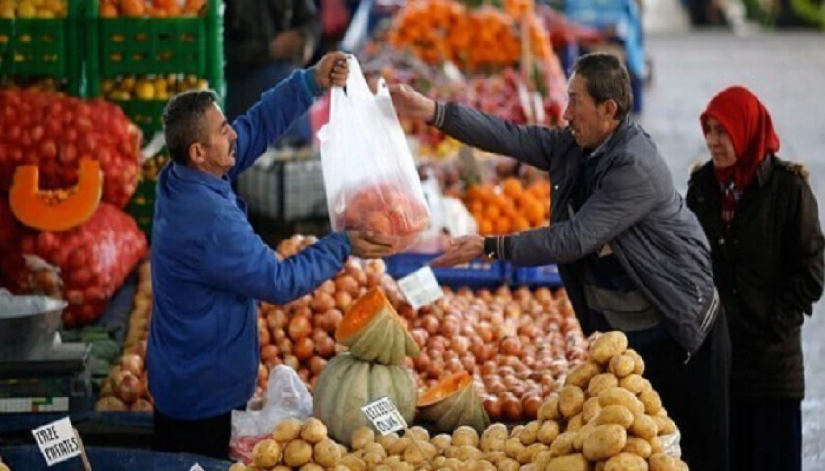 KAMU-AR: 4 Asgari Ücretin Toplamı Yoksulluk Sınırı Değil!