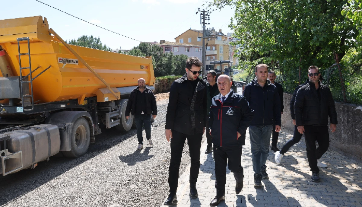 MUZAFFER BIYIK, DARICA SOKAKLARINDA ASFALT ÇALIŞMALARINI İNCELEDİ